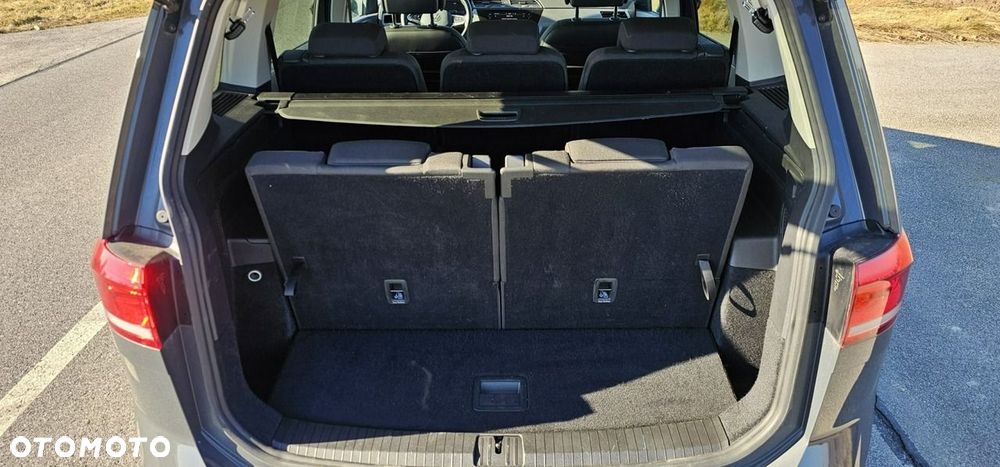 Volkswagen Touran - 13