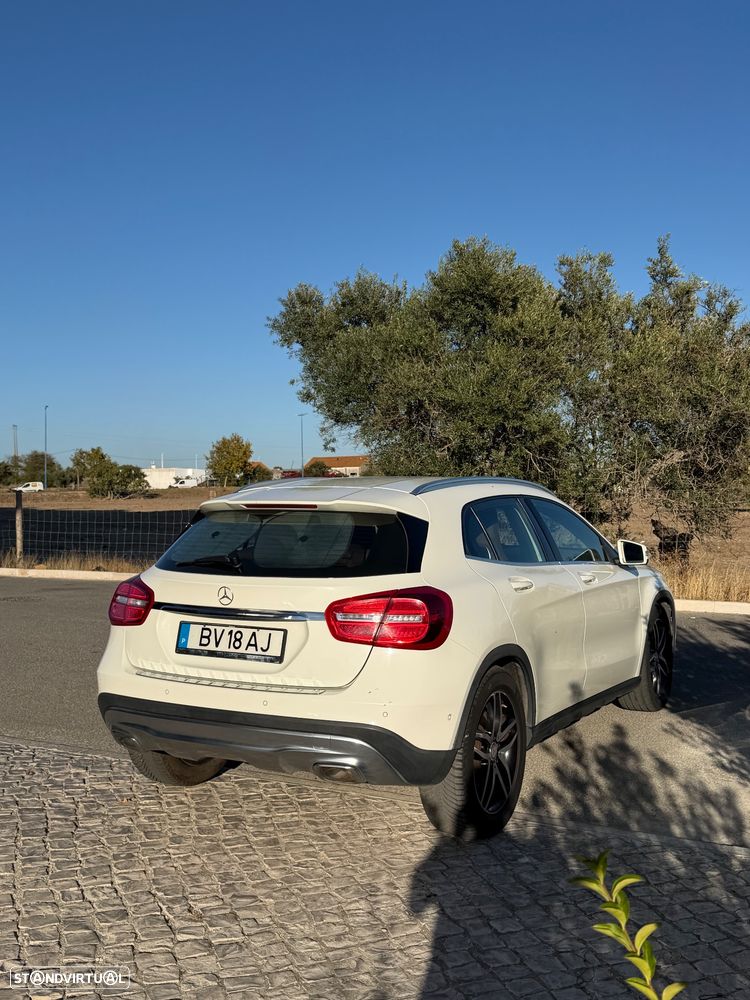 Mercedes-Benz GLA 200 (CDI) d 4Matic 7G-DCT Urban - 3