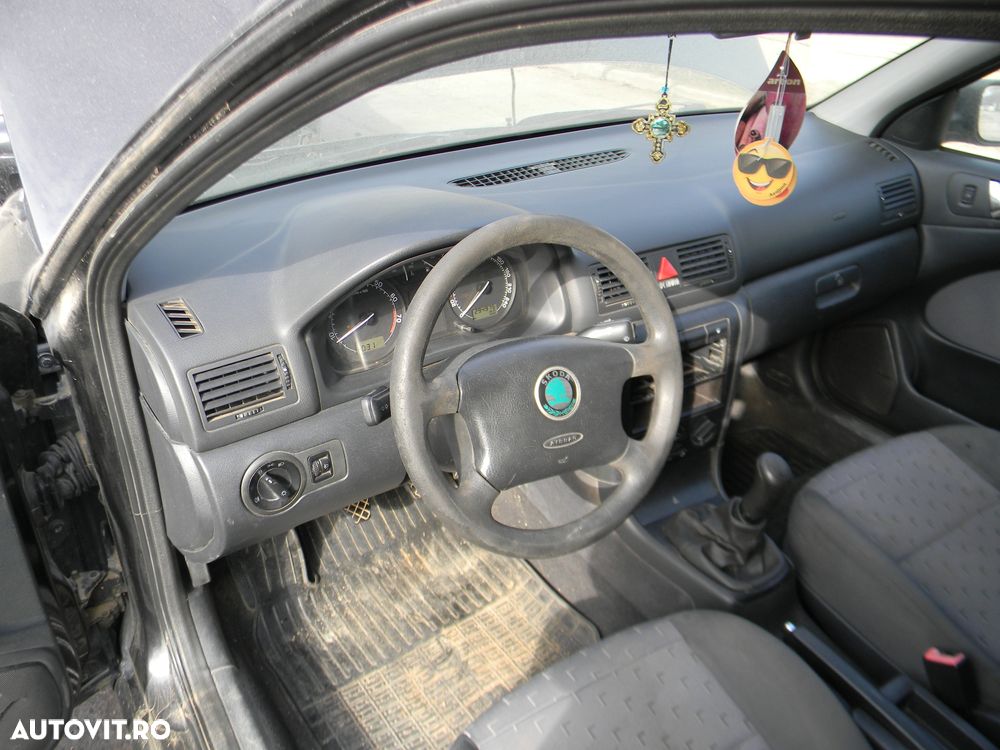 Dezmembrari  Skoda OCTAVIA 1 (1U)  1996  > 2010 1.6 Benzina - 11