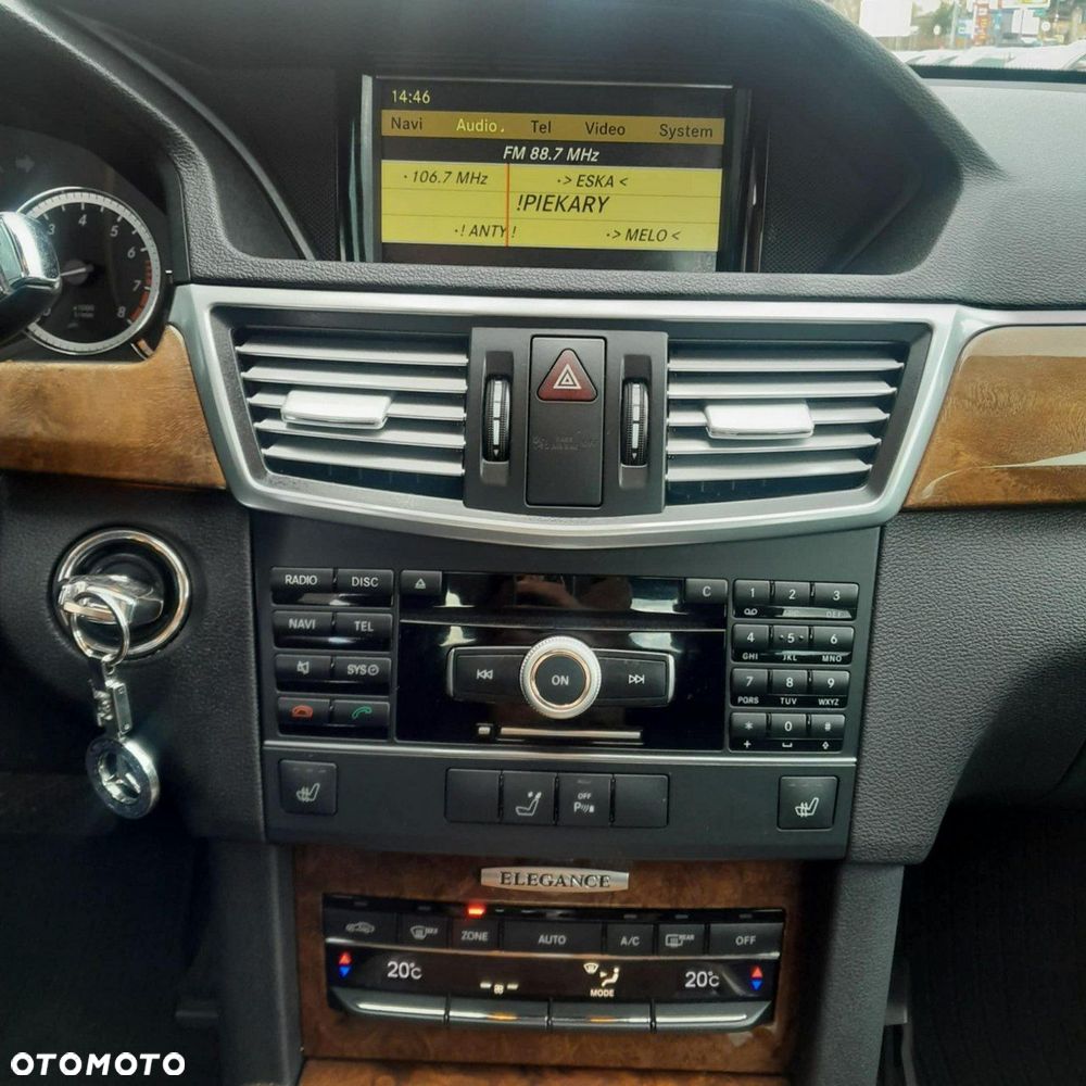 Mercedes-Benz Klasa E 350 CGI BlueEFFICIENCY 7G-TRONIC Elegance - 12