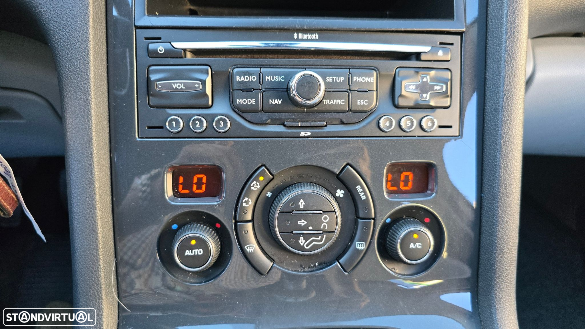 Peugeot 5008 1.6 HDi Executive JLL17 - 23
