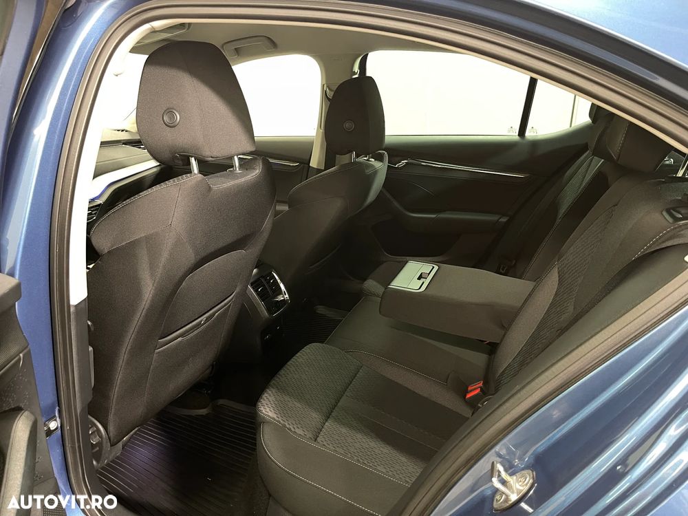 Skoda Octavia 2.0 TDI DSG Style - 11