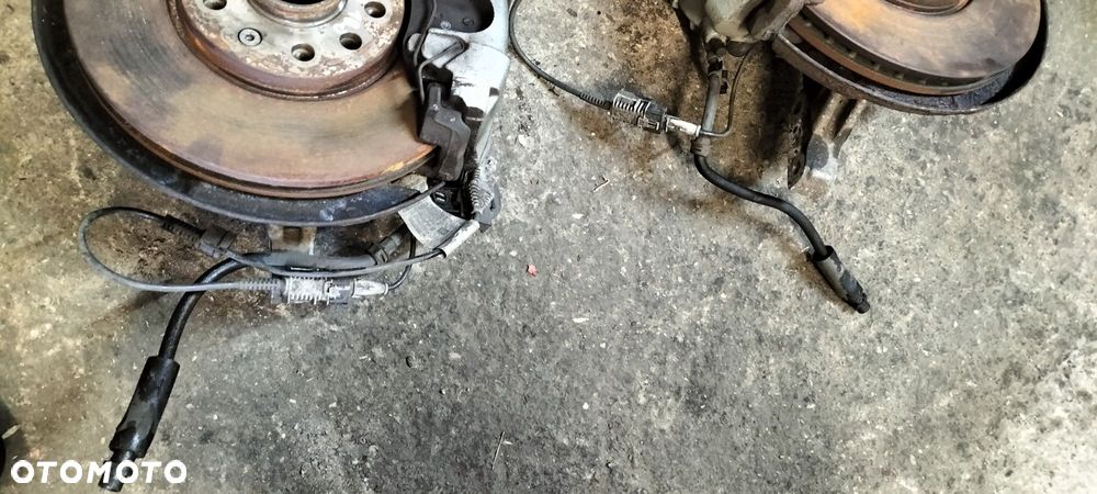 Zaciski piasta przód Vectra c signum 1.9 120km - 4