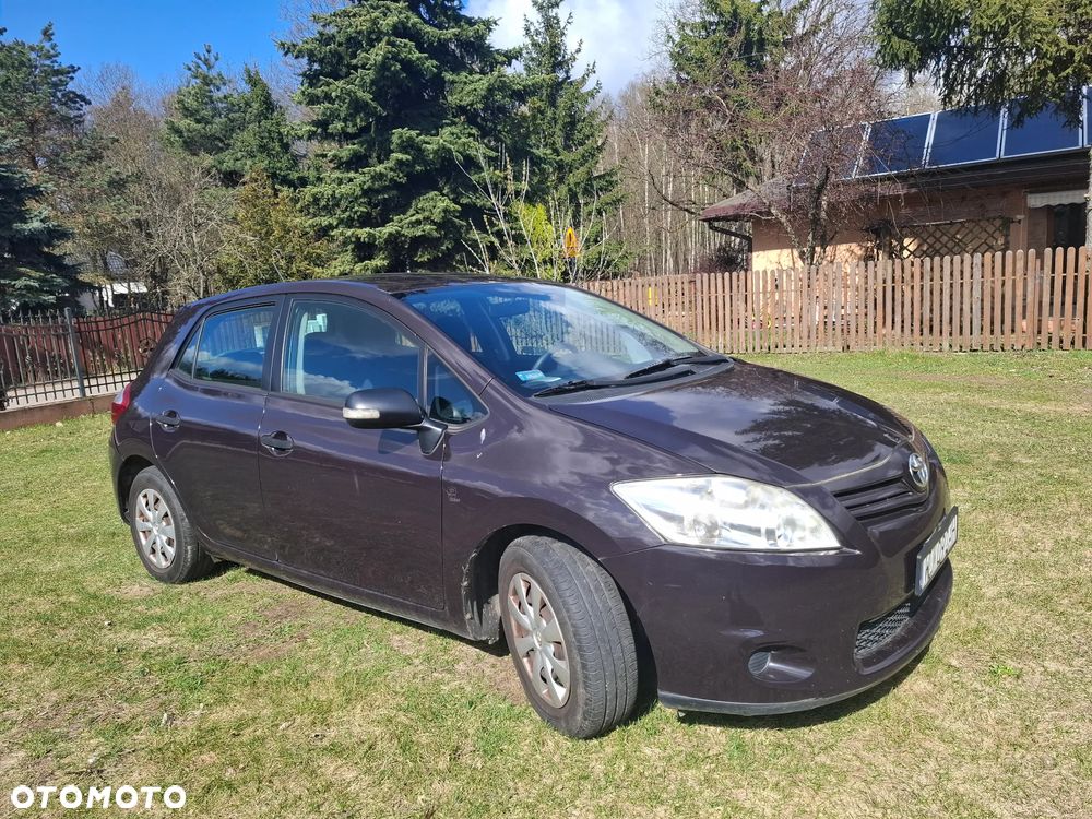 Toyota Auris 1.33 VVT-i Terra - 1