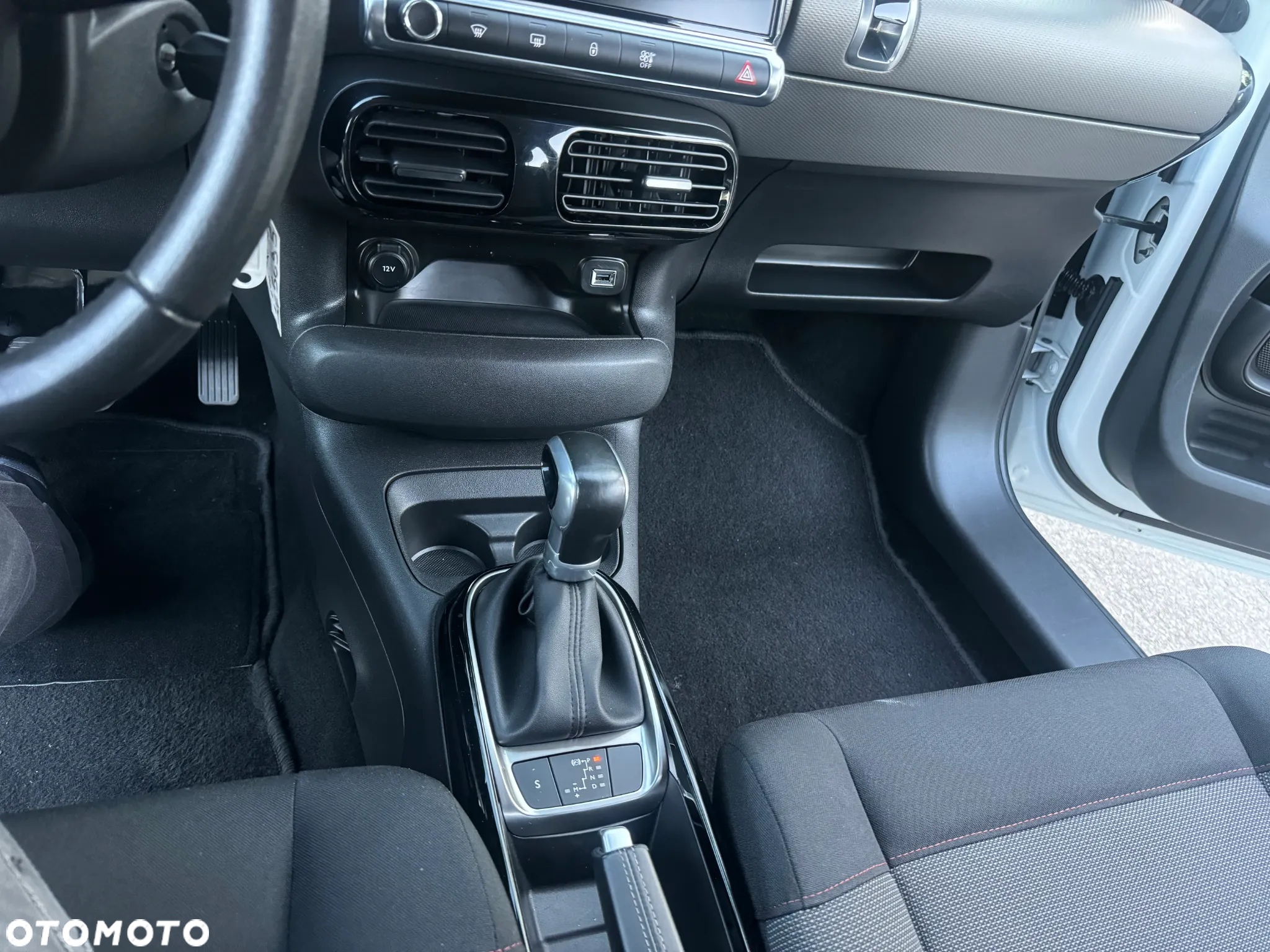Citroën C4 Cactus 1.2 PureTech Feel S&S EAT6 - 18