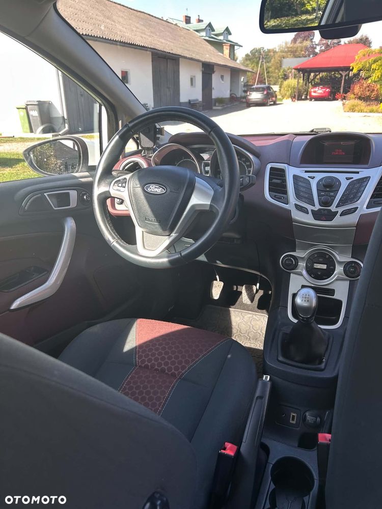 Ford Fiesta - 10