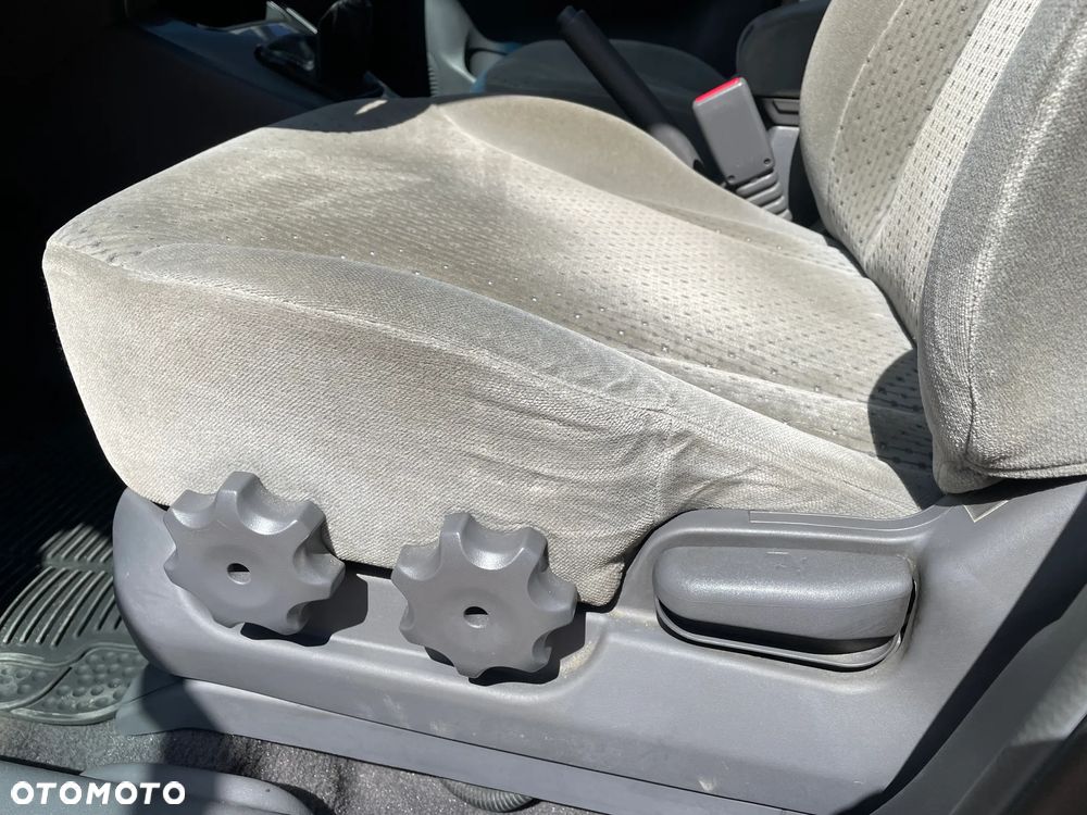Hyundai Tucson 2.0 4WD GLS - 24