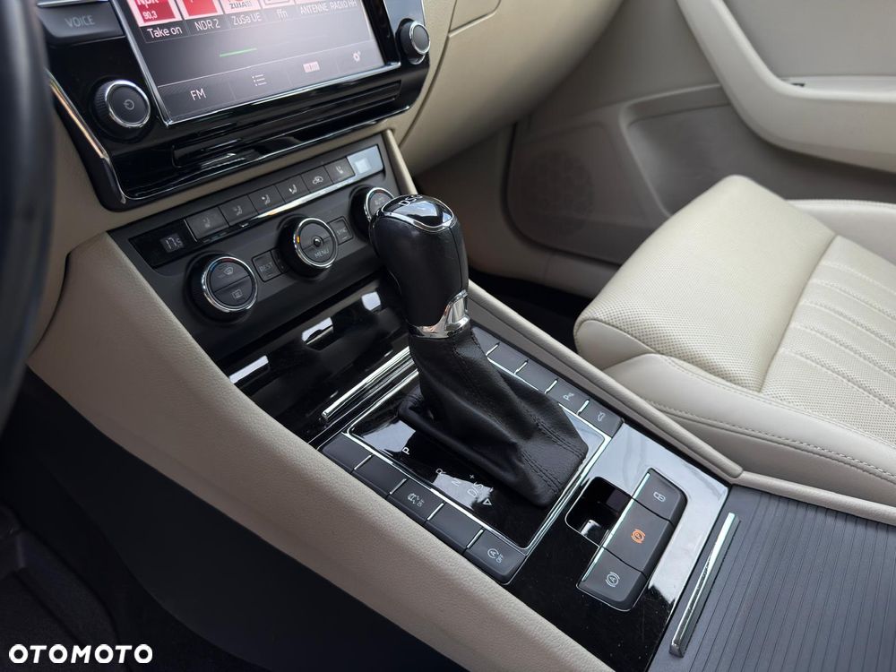 Skoda Superb 2.0 TDI DSG Style - 26