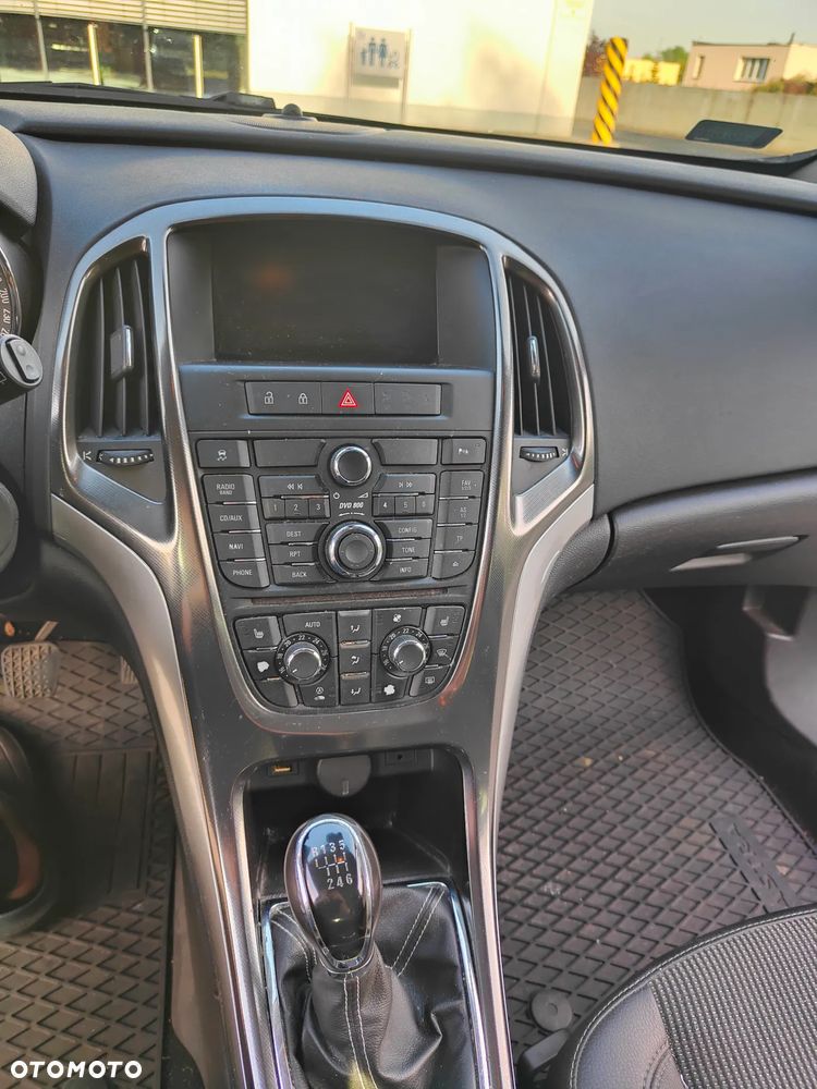 Opel Astra 1.4 T Cosmo - 14
