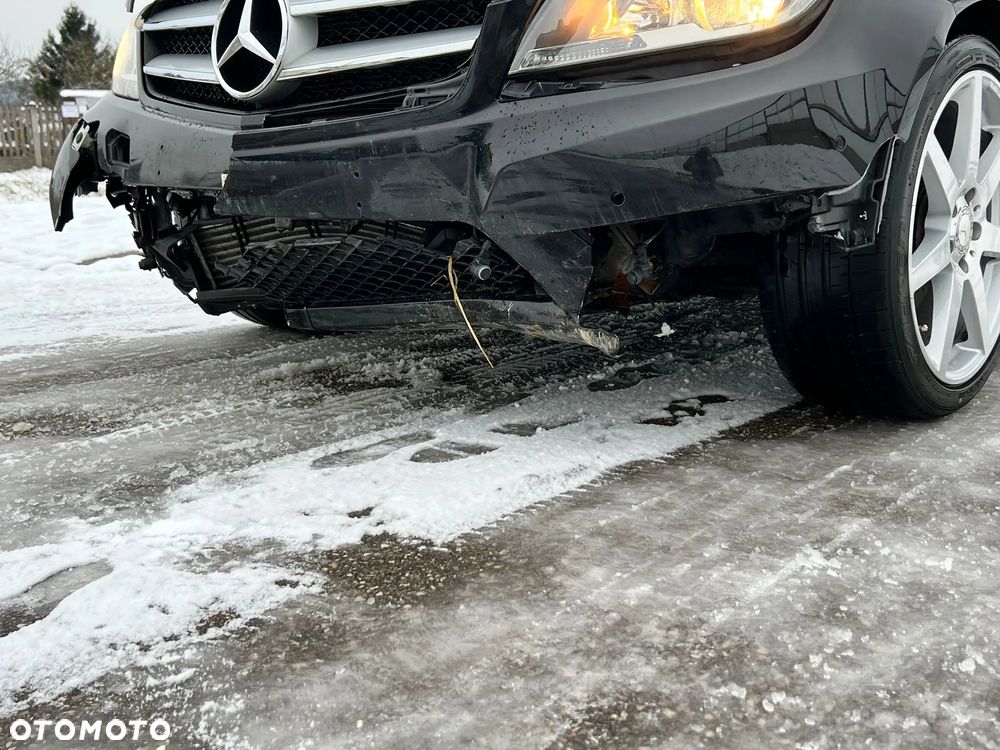 Mercedes-Benz Klasa C 180 Edition - 26