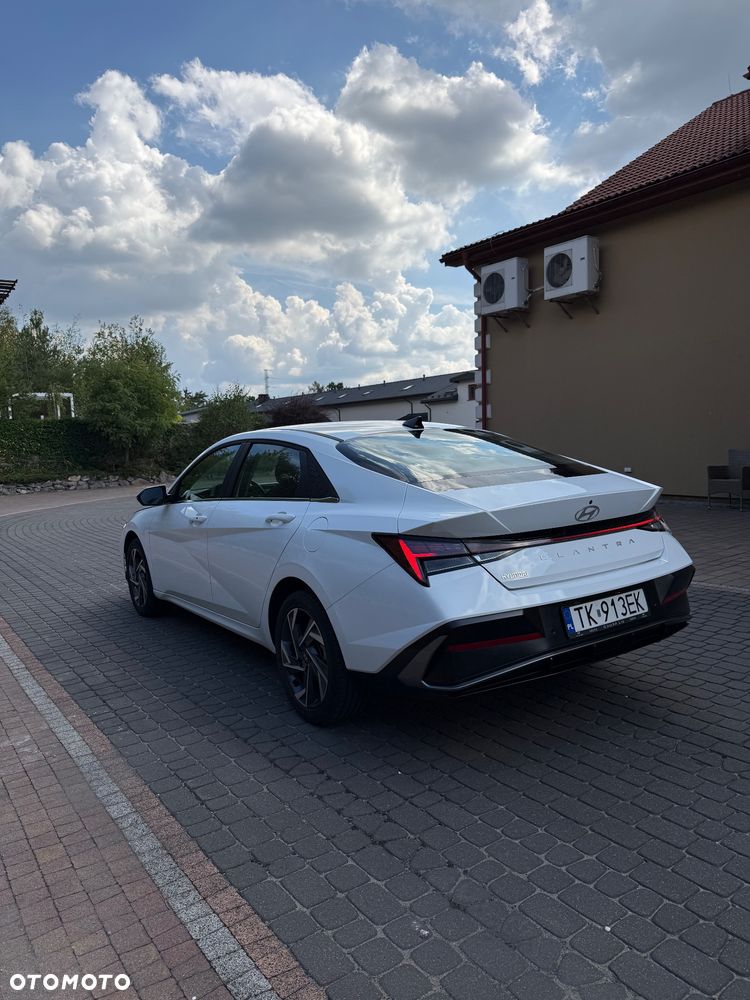 Hyundai Elantra 1.6 Smart - 23
