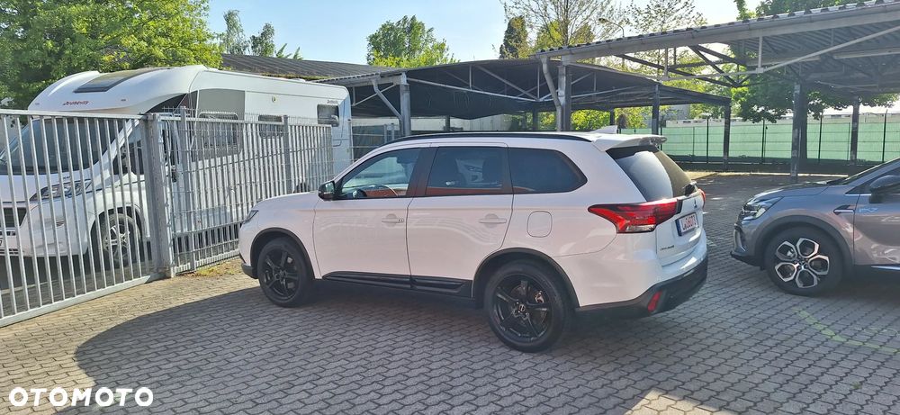 Mitsubishi Outlander - 25