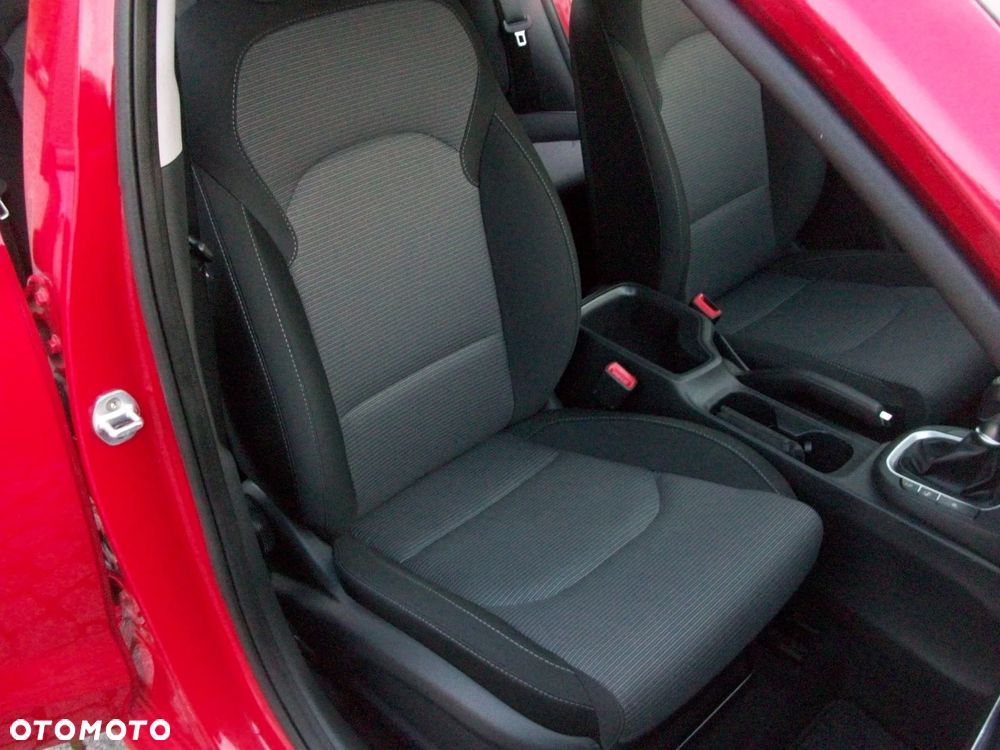Hyundai i30 i30cw 1.4 Intro Edition - 12