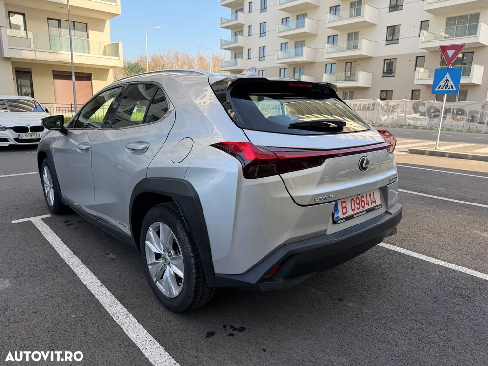 Lexus UX 250h E-FOUR Business - 5