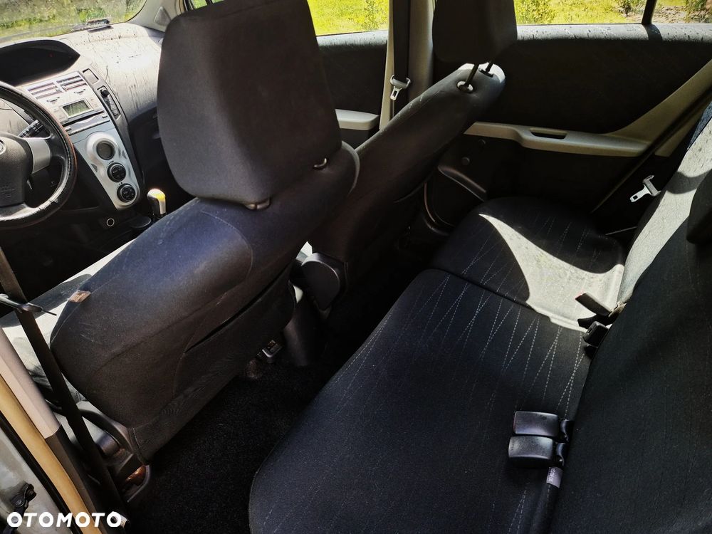 Toyota Yaris 1.3 Luna - 16