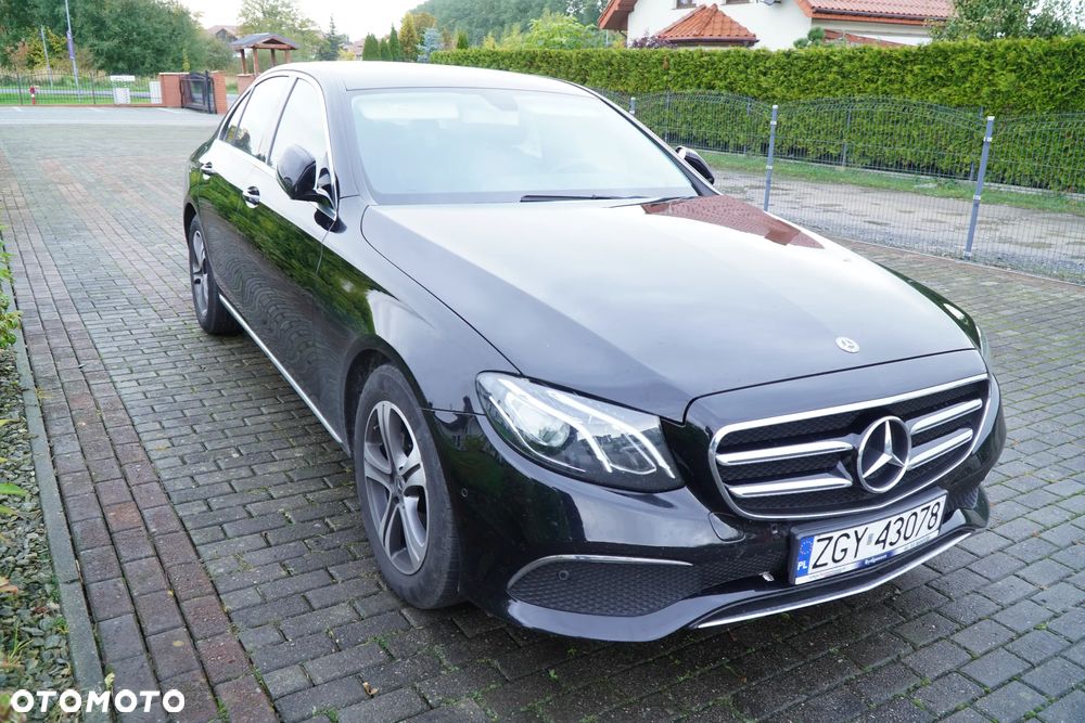 Mercedes-Benz Klasa E 220 d 4-Matic Business Edition 9G-TRONIC - 4