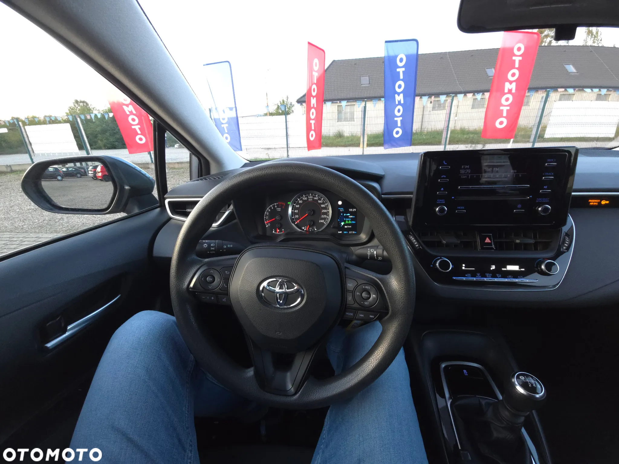 Toyota Corolla 1.6 Active - 32