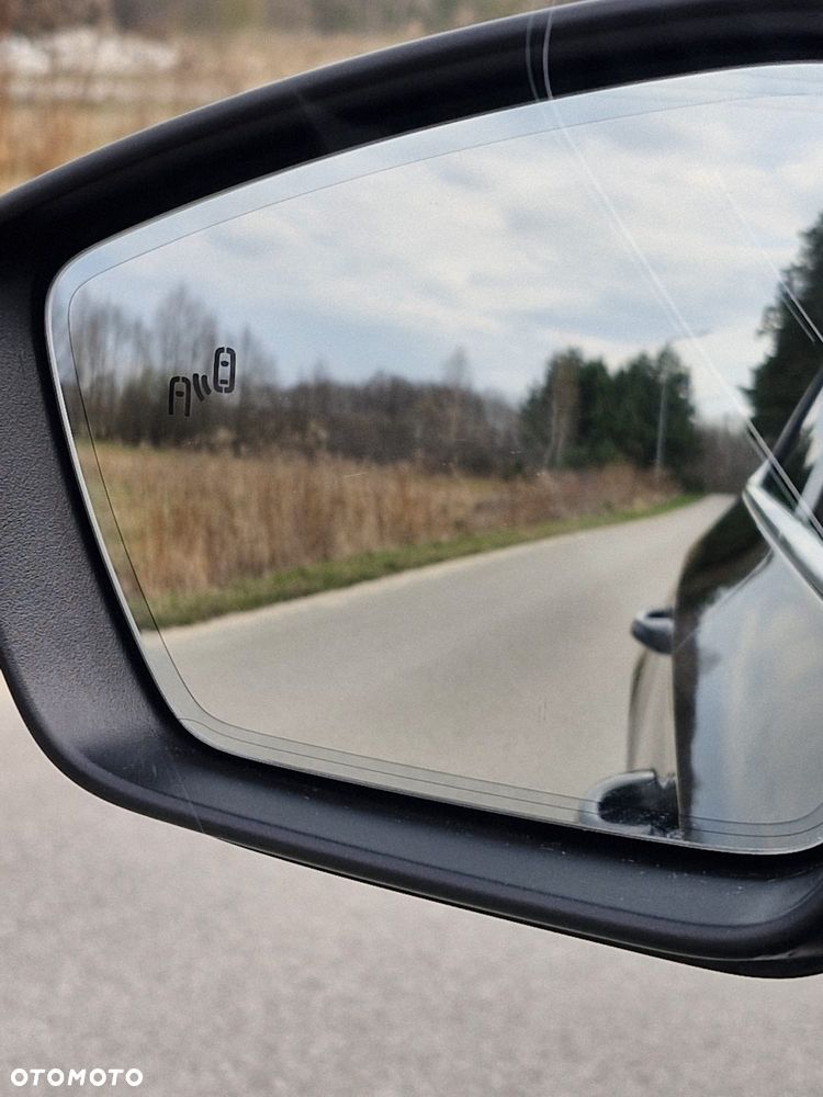 Skoda Superb 2.0 TDI DSG Premium Edition - 14