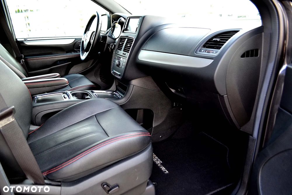 Dodge Grand Caravan - 6