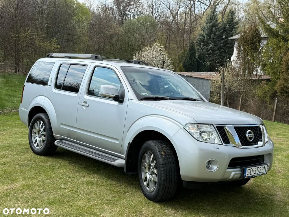 Nissan Pathfinder - 2