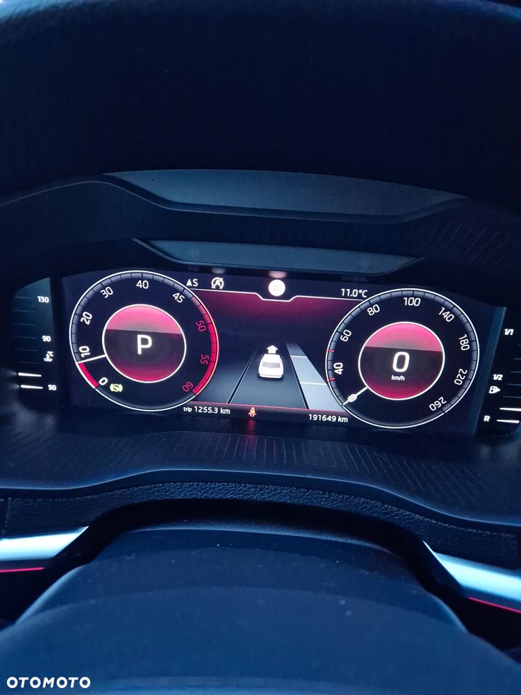 Skoda Karoq 1.6 TDI SCR DSG Style - 32