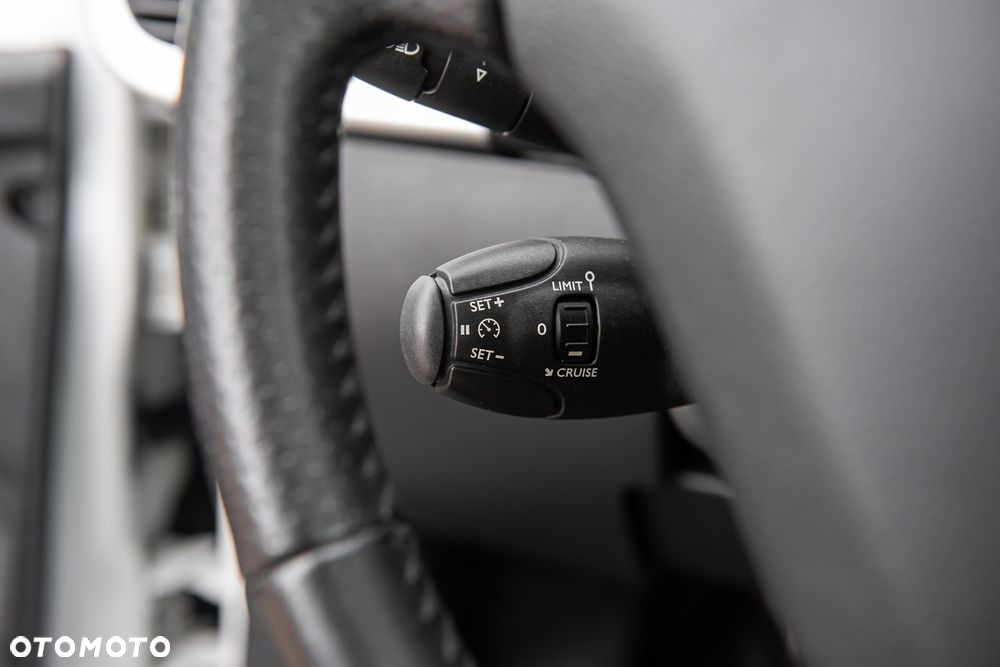 Peugeot 207 1.6 VTi Sporty - 23