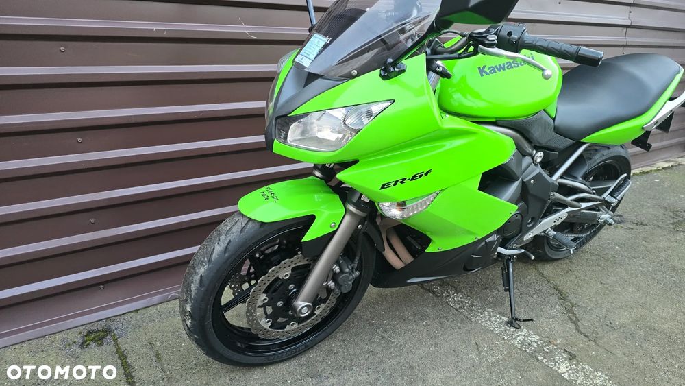 Kawasaki ER - 10