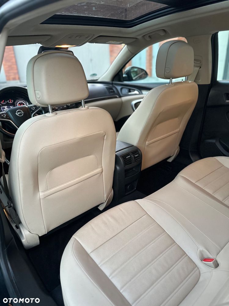 Opel Insignia 2.0 SIDI Turbo 4x4 Sports Tourer ecoFLEX Business Edition - 36