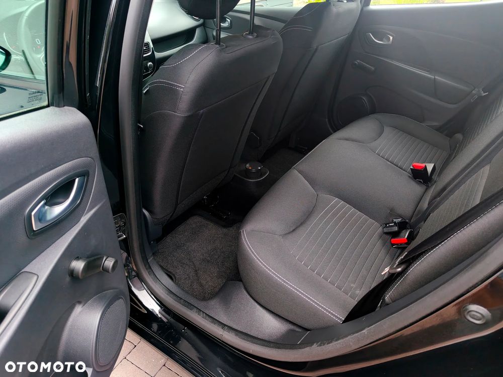 Renault Clio 1.2 16V 75 LIMITED - 10