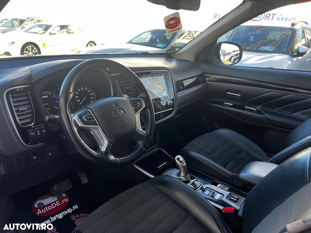 Mitsubishi Outlander 2.4 4WD - 5