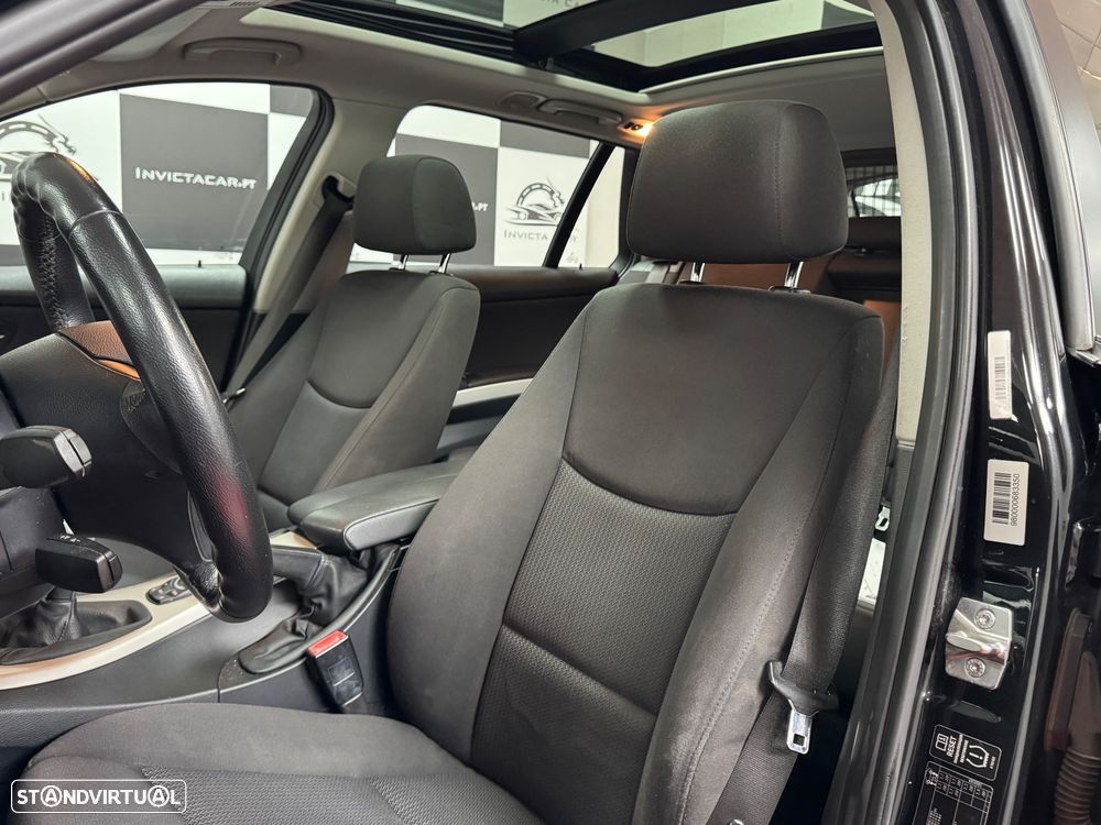 BMW 318 d Navigation Sport - 17