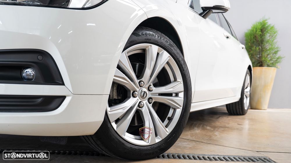Volvo V90 2.0 B4 Momentum Plus Geartronic - 6