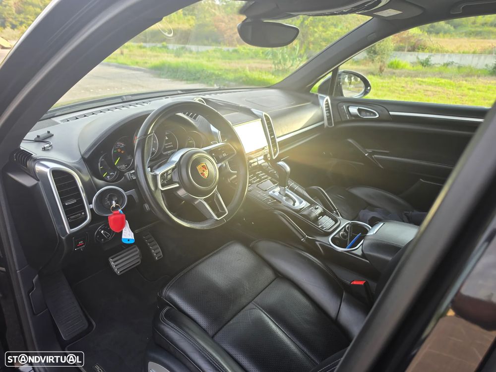Porsche Cayenne S E-Hybrid Platinum Edition - 25