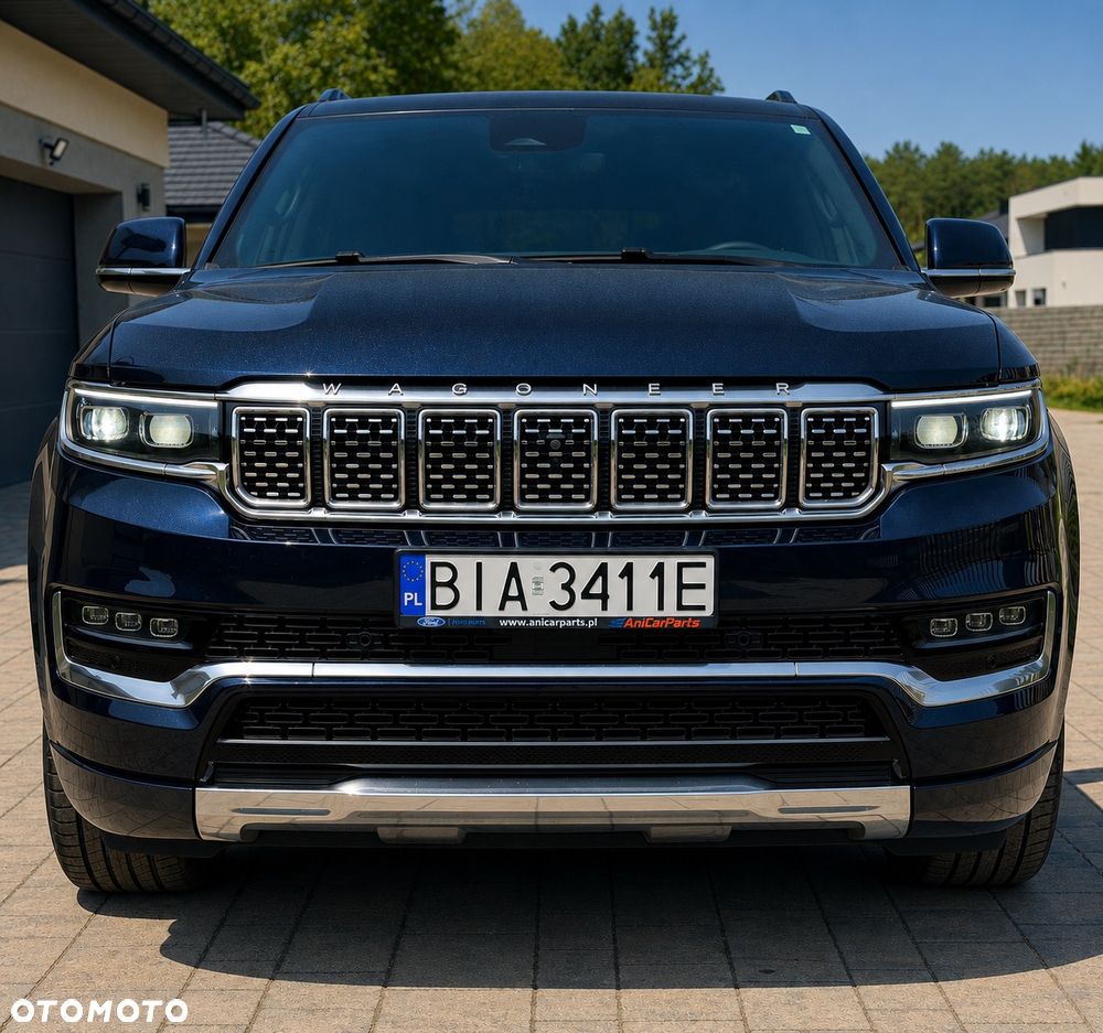 Jeep Grand Wagoneer - 3