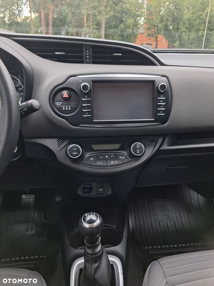 Toyota Yaris 1.5 Active - 11