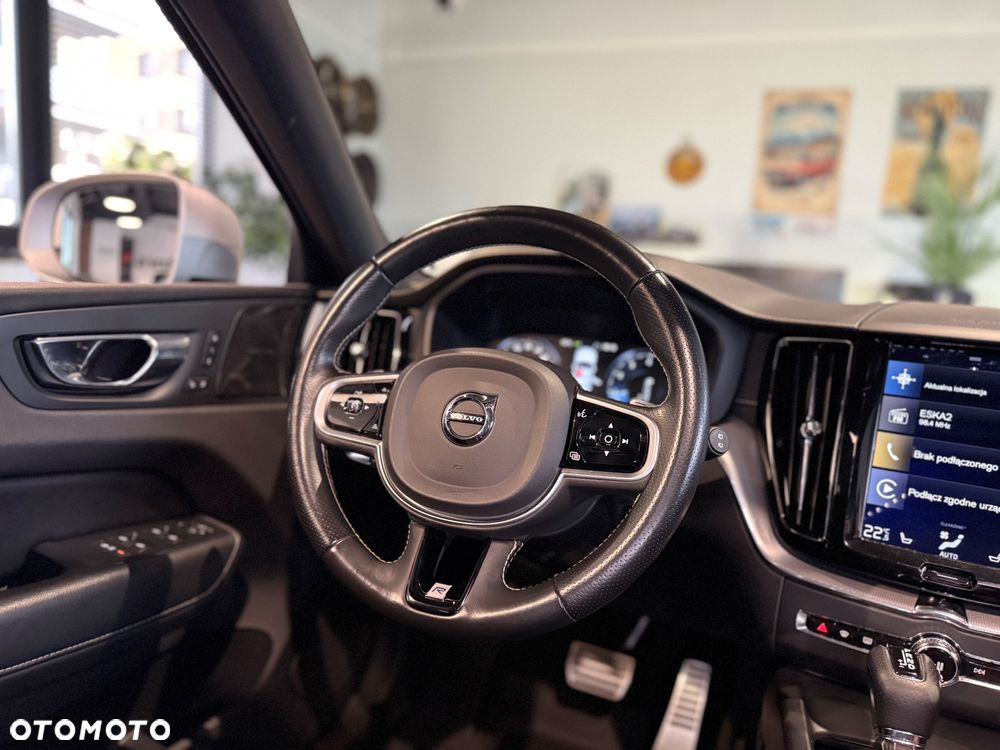 Volvo XC 60 T5 GPF AWD R-Design - 26