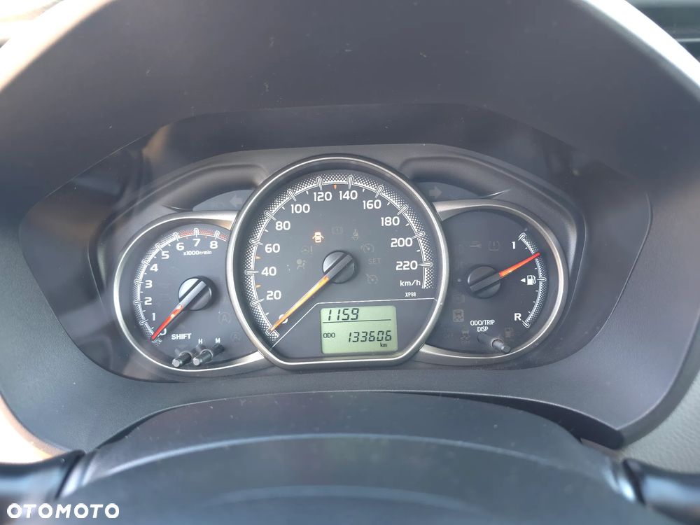 Toyota Yaris 1.33 Premium - 23