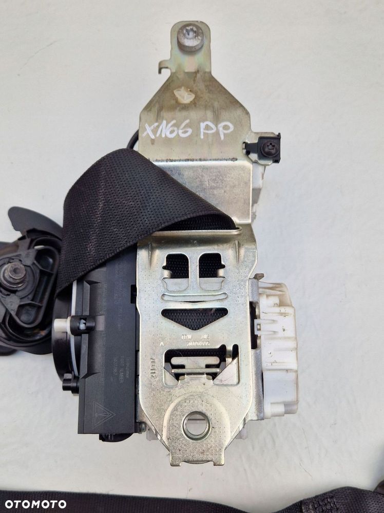 mercedes gls x166 15-19 pas bezpieczeństwa fotela prawy przód a1668601400 - 3