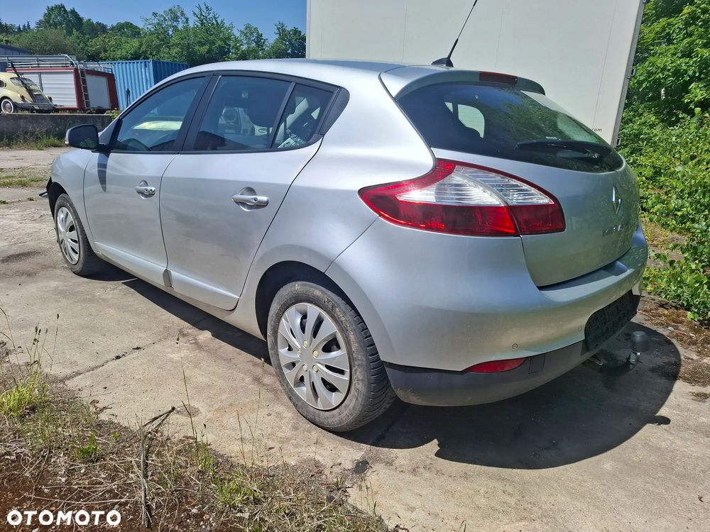 Renault Megane ENERGY TCe 115 Start & Stop Bose Edition - 6