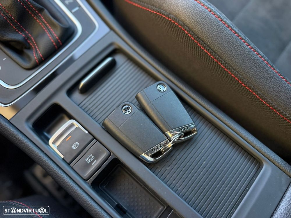 Volkswagen Golf 2.0 TSI GTI DSG Performance — fotografia 43