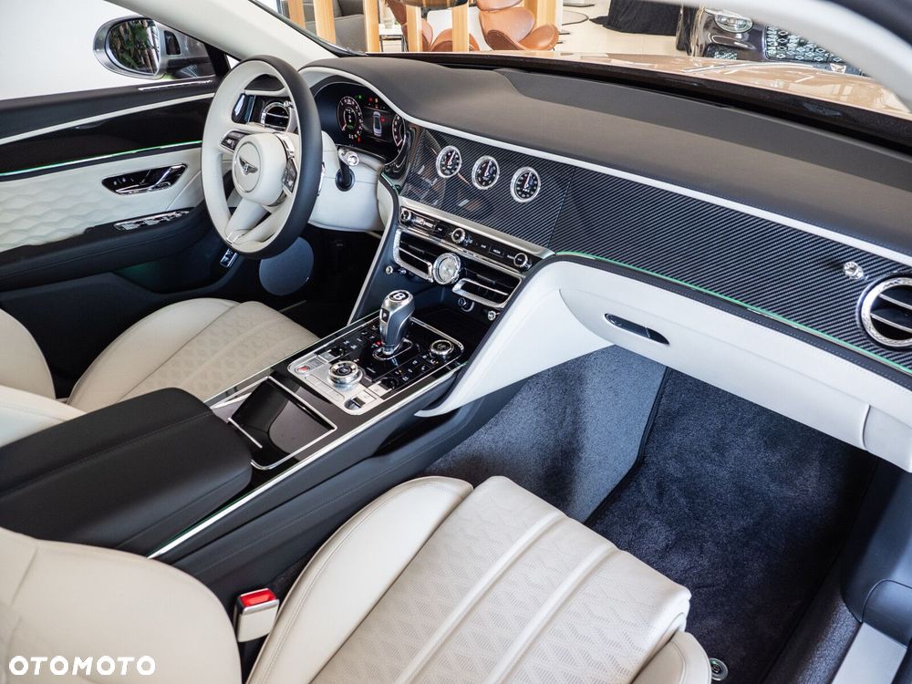 Bentley Flying Spur - 12