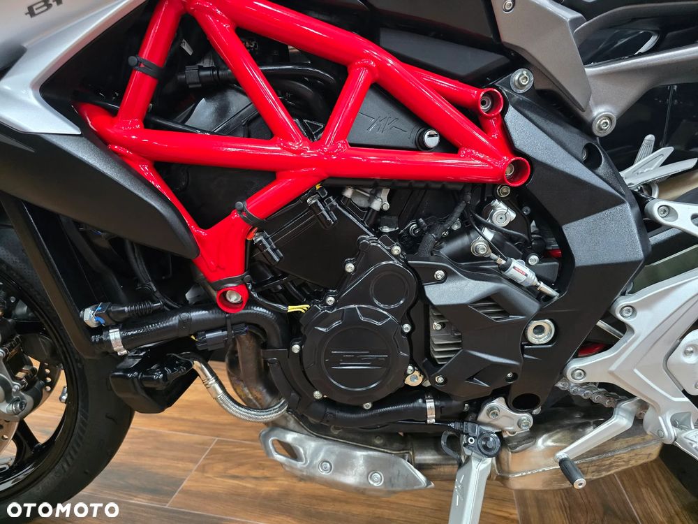 MV AGUSTA Brutale - 29
