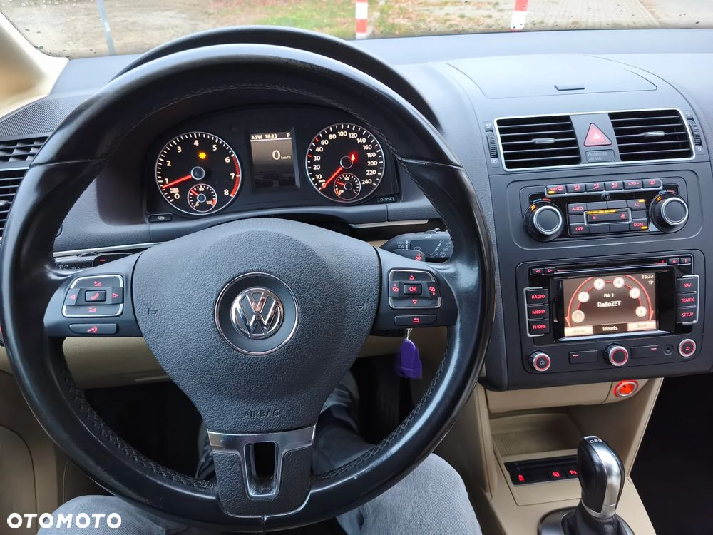 Volkswagen Touran - 9