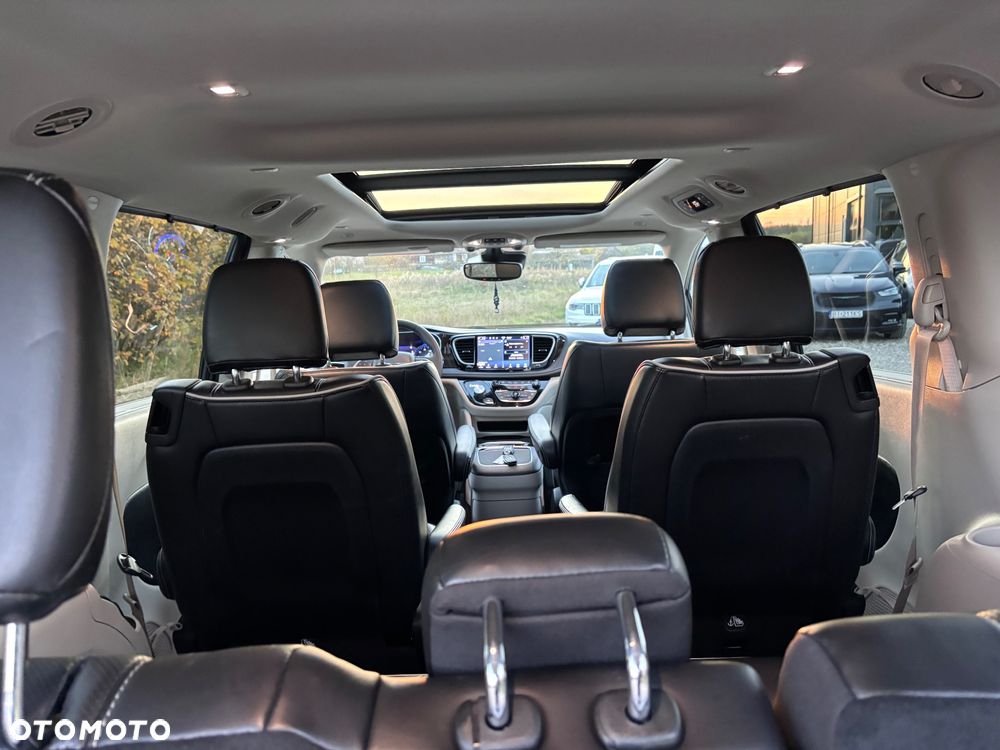 Chrysler Pacifica - 25