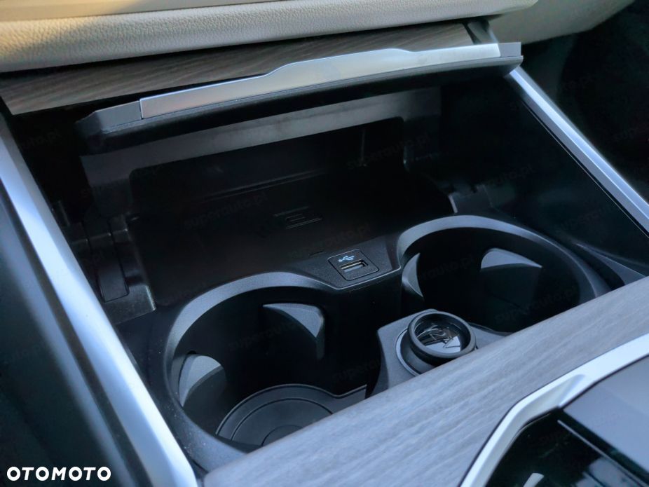 BMW Seria 3 320i M Sport - 8