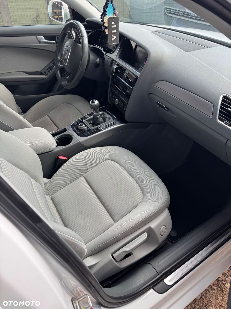 Audi A4 Avant - 26