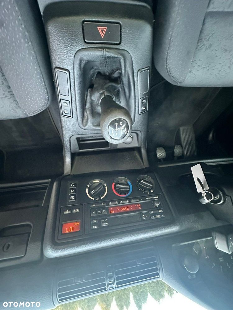 BMW Seria 3 316i - 10