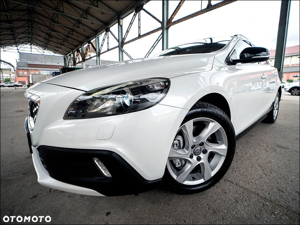 Volvo V40 Cross Country - 4