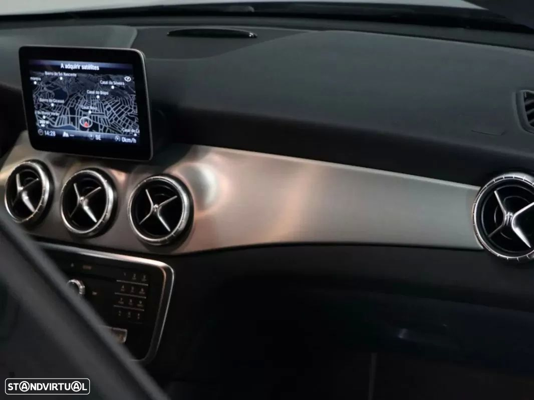 Mercedes-Benz CLA 180 d Shooting Brake AMG Line Aut. - 25