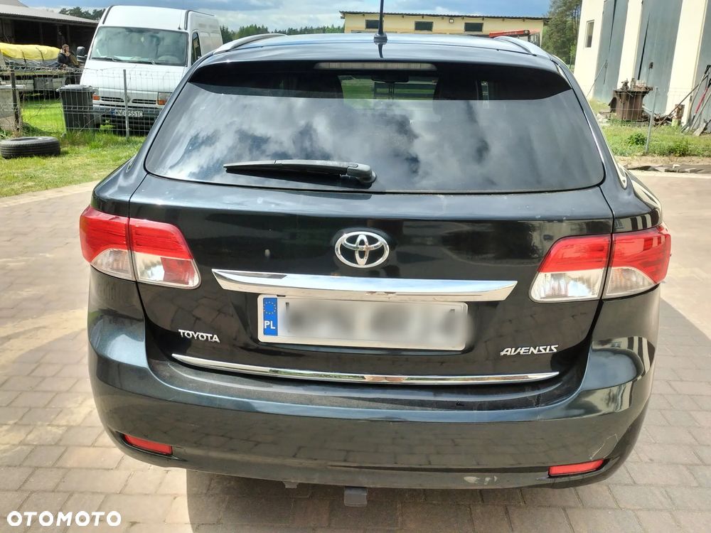 Toyota Avensis - 5